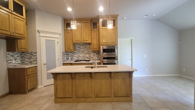 Foto del edificio - Very Beautiful 4 Bedroom Home in Mustang S...
