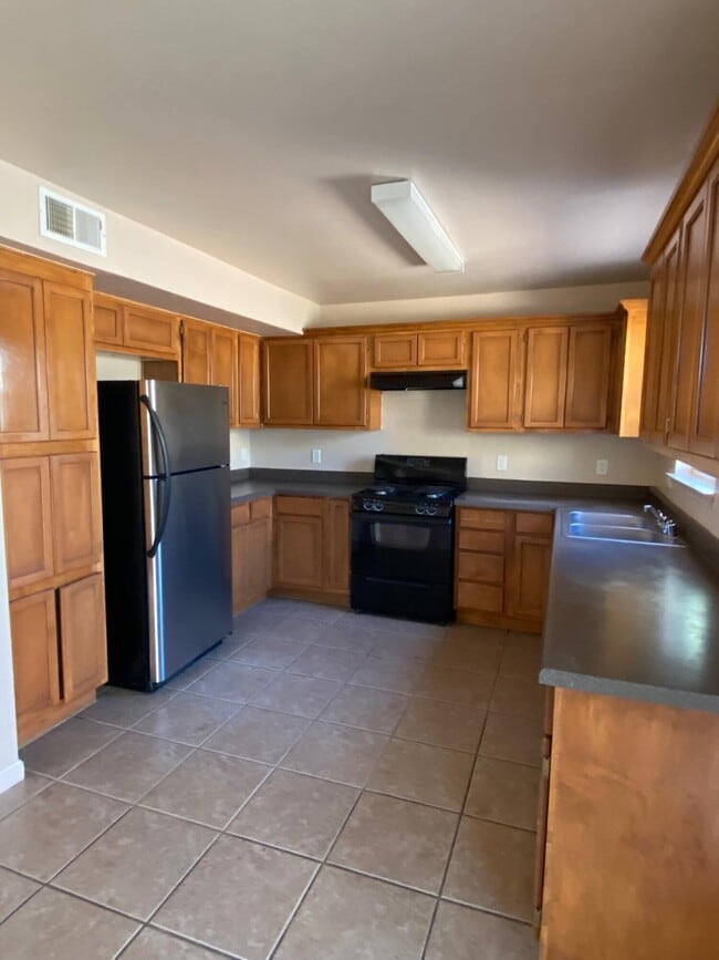 Building Photo - 7331 Corona Del Sol Dr