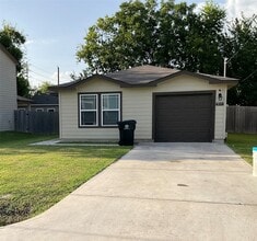 Building Photo - 411 Armstrong St