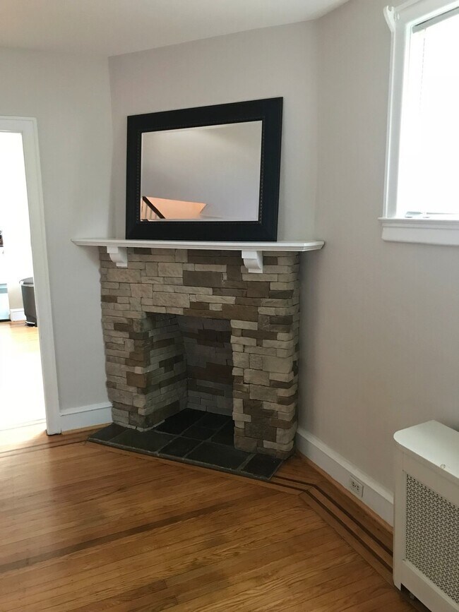 Building Photo - Updated Home in Radnor Township- Walking D...