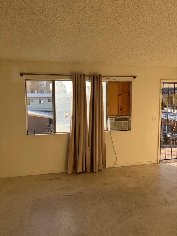 Foto del edificio - 12030 Pine St