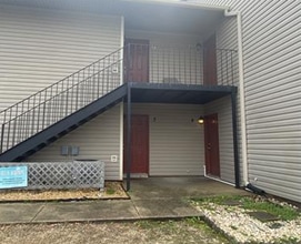 Building Photo - 1128 Southwood Dr