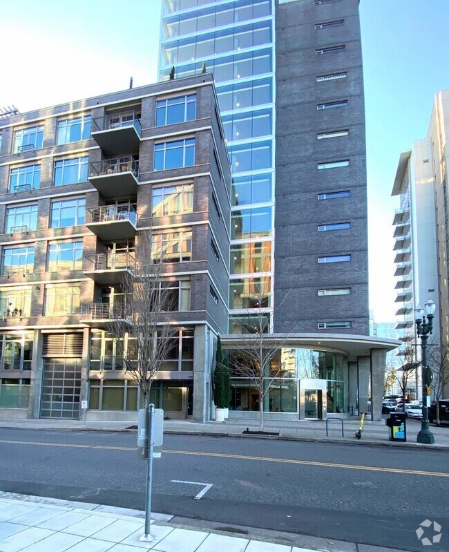 Building Photo - 1255 NW 9th Ave