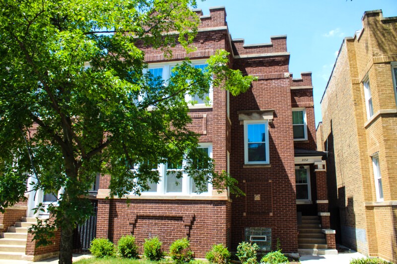 Primary Photo - 2652 N Harding Ave