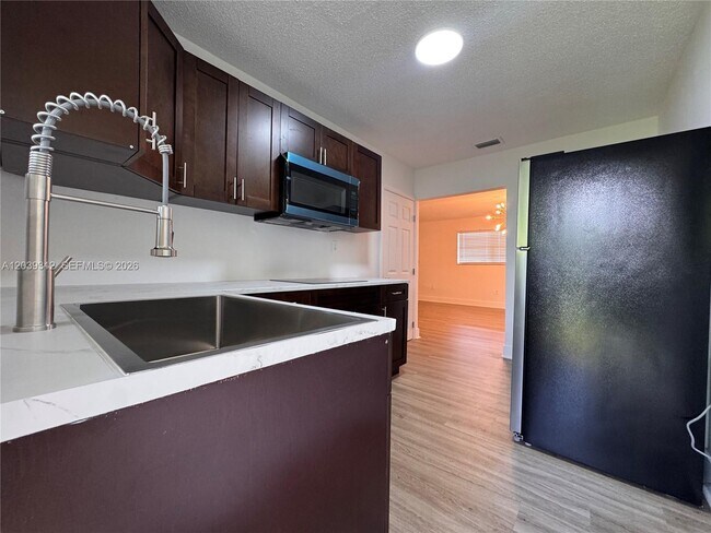 Foto del edificio - 3632 SW 87th Ave