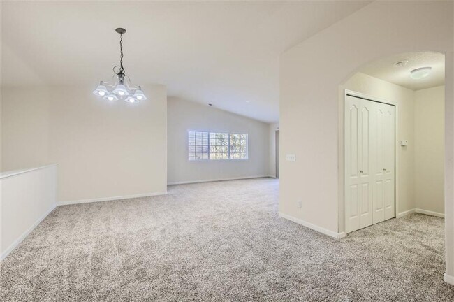 Foto del edificio - 1416 Whitehall Dr Unit A
