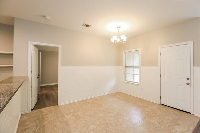 Building Photo - 11704 Gwendolyn Ln