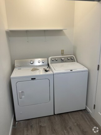 Building Photo - 981 E Snohomish Dr