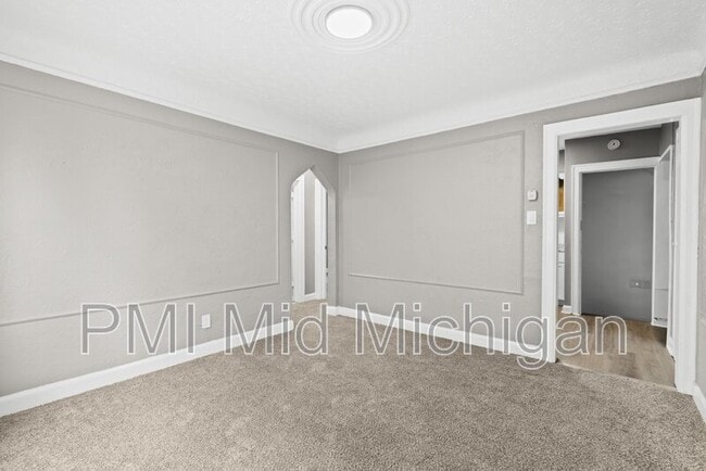 Building Photo - 15887 Snowden St