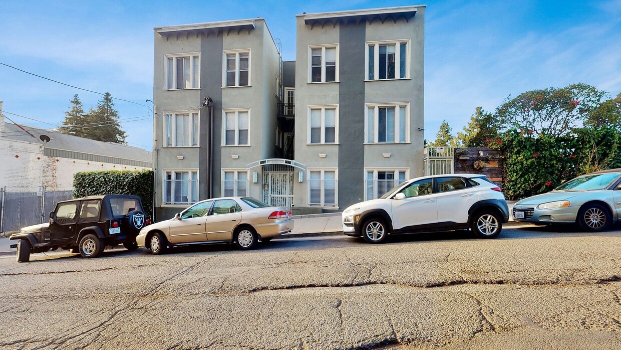 Primary Photo - 547 24th St