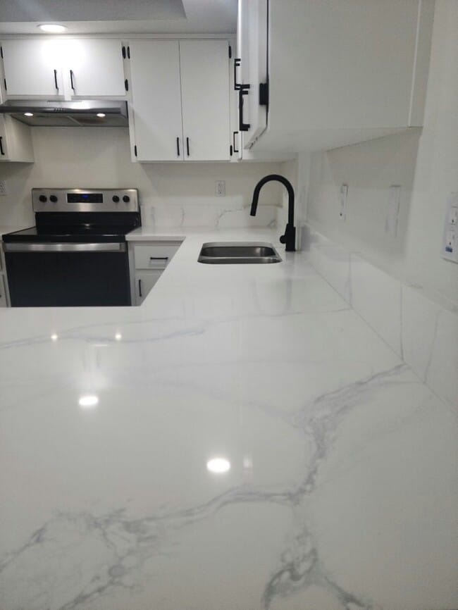 Foto del edificio - 10490 Chalmer St