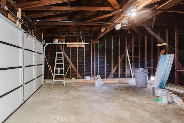 Building Photo - 6021 E Oakbrook St