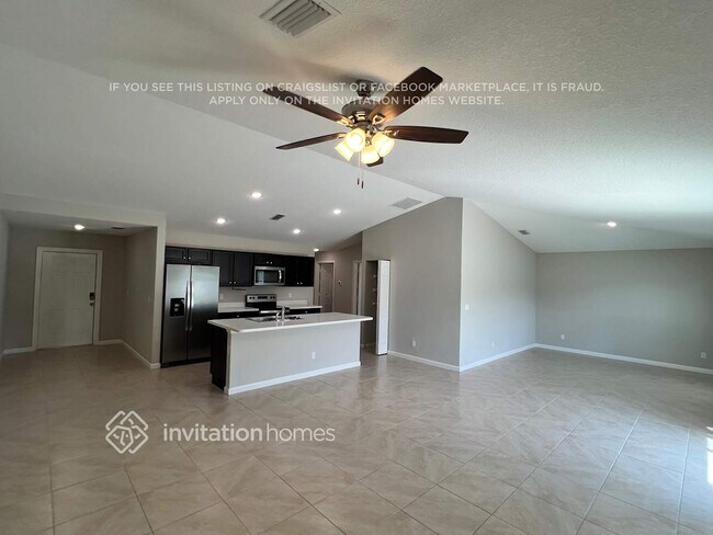 Foto del edificio - 1766 SW Success St