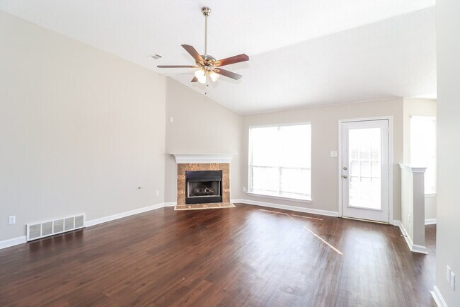 Building Photo - 90 Oakridge Cove