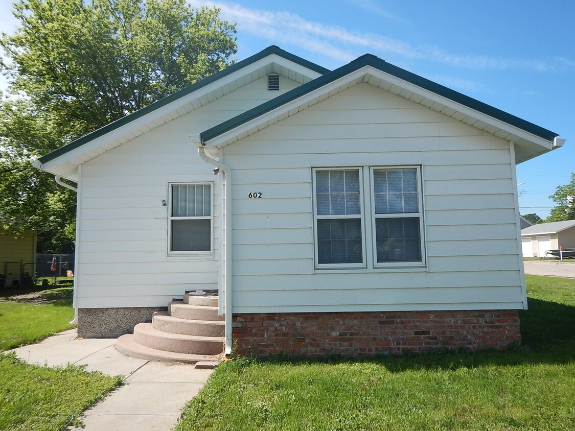 602 E 10th St, North Platte, NE 69101 House Rental in North Platte