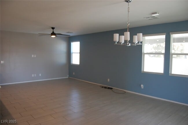 Foto del edificio - 6471 Burke St