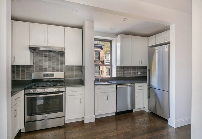 Foto del edificio - 395 Bleecker St