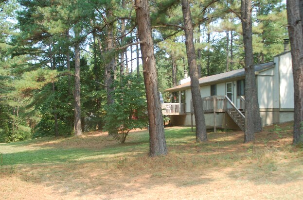Foto del edificio - 594 Cedar Lake Rd