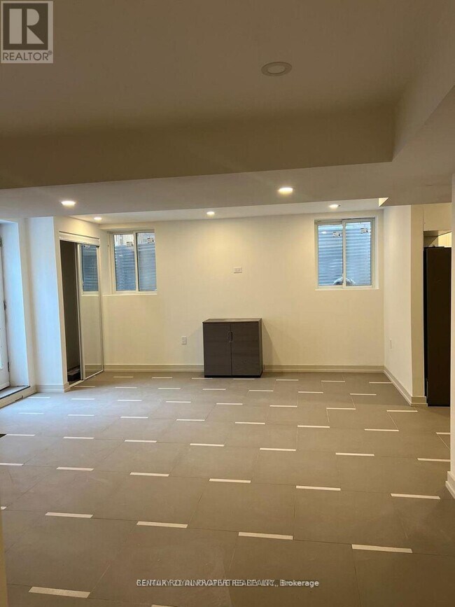 Building Photo - 1042 Kingpeak Cres