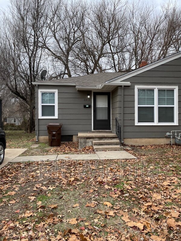 Primary Photo - 2313 S Belmont St
