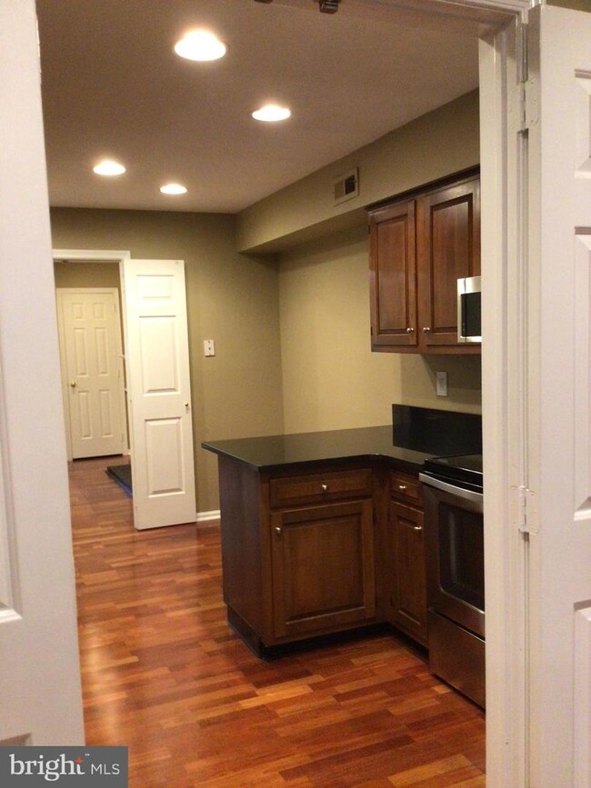 Building Photo - 345 Paoli Woods Dr