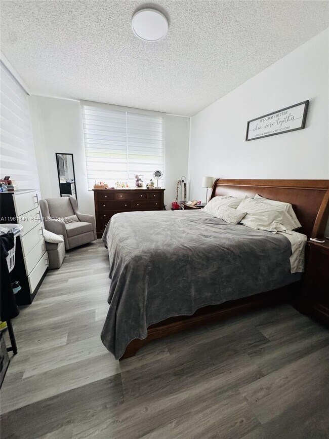 Foto del edificio - 9725 NW 52nd St