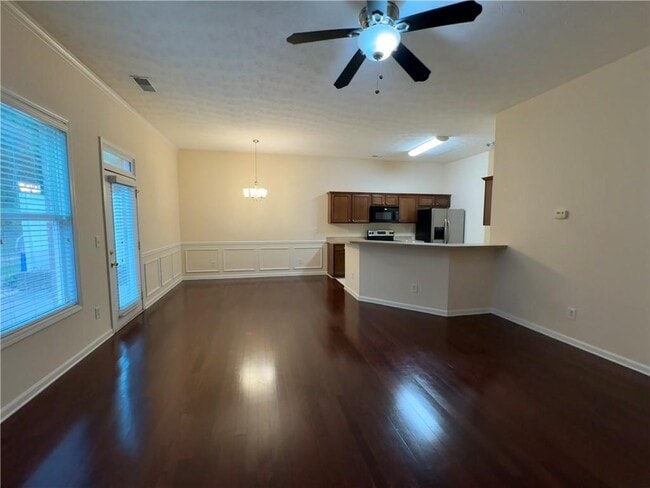 Foto del edificio - 207 Green Bridge Ct SE