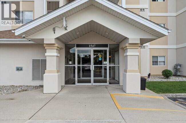 Photo du bâtiment - 1547 Grand Marais Rd W