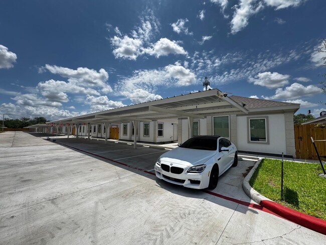 Foto del edificio - 740 N Alamo Rd