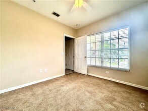 Building Photo - 909 SW 47th Terrace