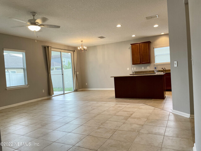 Foto del edificio - 1341 Camp Ridge Ln