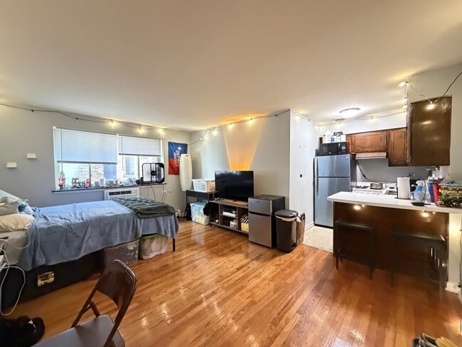 Building Photo - 2620 N Hampden Ct