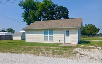 Building Photo - 822 Katherine Ave