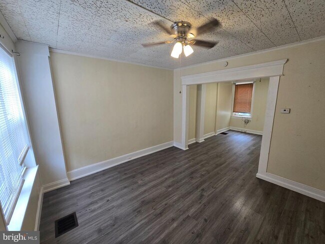 Foto del edificio - 330 Moss St
