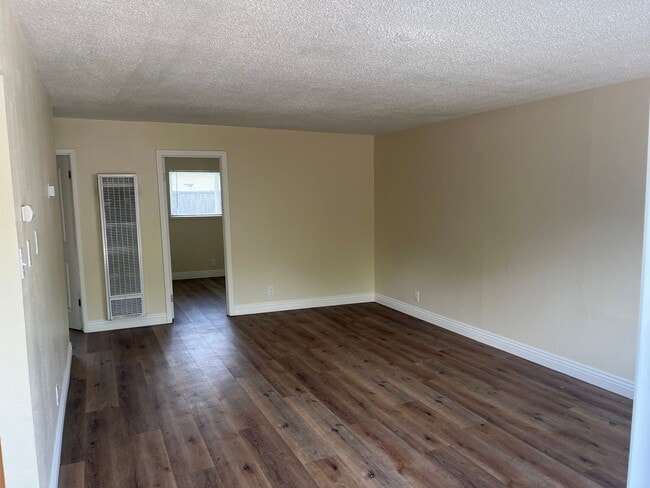 Building Photo - Updated 2 Bedroom Home in Antioch