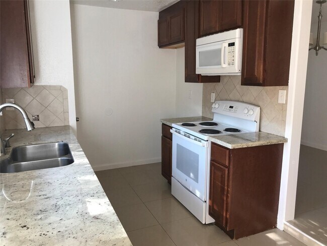 Foto del edificio - 727 Doncrest St