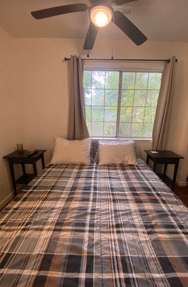 Bedroom can be offered furnished - 247 Jordan St