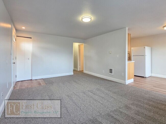 Foto del edificio - 12345 SW Hall Blvd