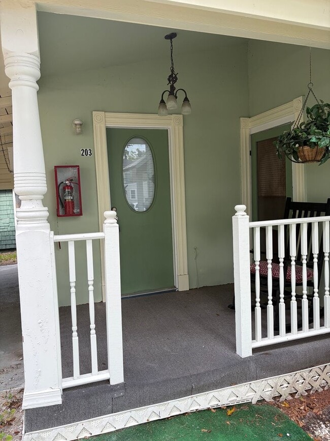 Building Photo - 203 N Orlando Ave