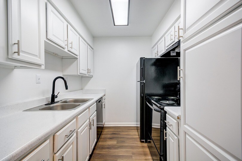 ReNew on Cantrell 8101 Cantrell Rd Little Rock, AR Apartments for