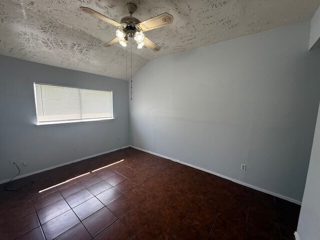 Foto del edificio - 5404 Rivergate Dr