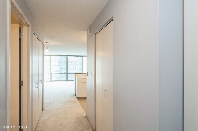 Building Photo - 2 E Erie St