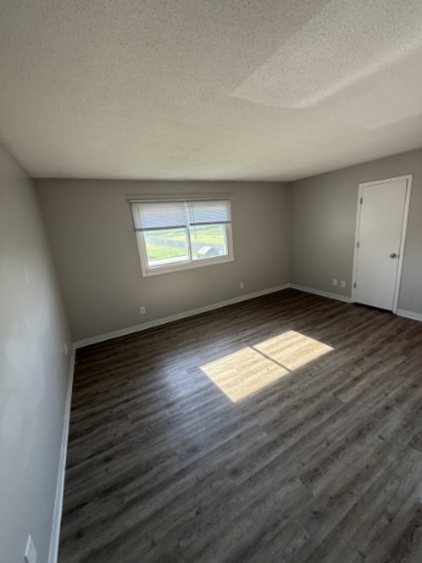 Building Photo - 1014-1028 Shagbark Drive - 14