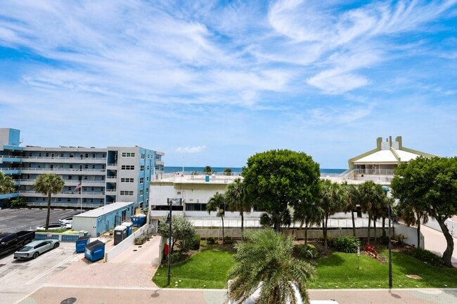 Foto del edificio - 101 Briny Ave