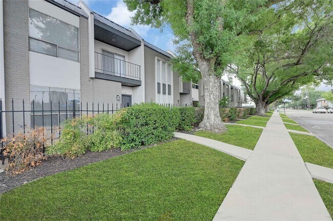 Foto del edificio - 1300 Augusta Dr