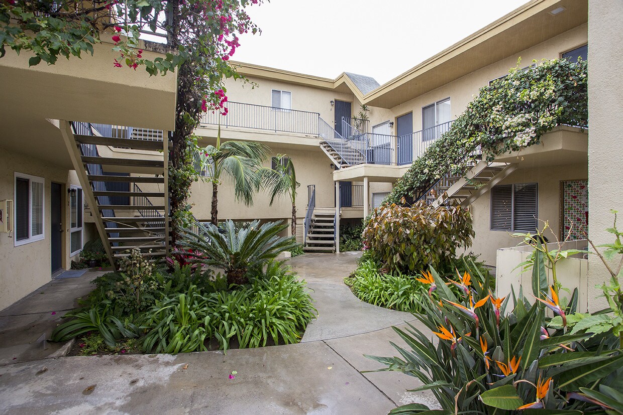 Foto principal - 3825 Riviera Dr