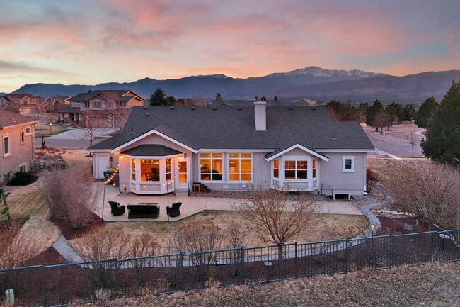 Foto del edificio - 10071 Clovercrest Dr