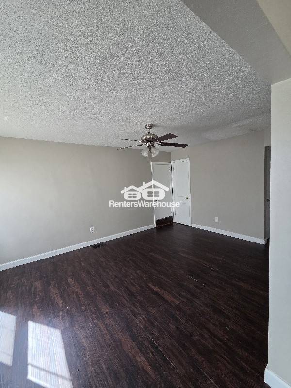 Foto del edificio - 415 Ames Pl