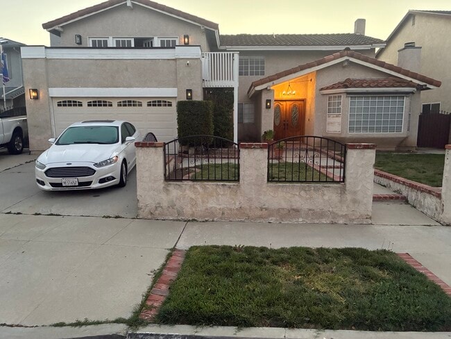 Building Photo - 1926 Glenview Ave