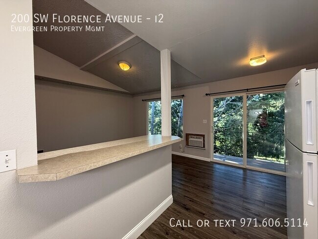 Foto del edificio - 200 SW Florence Ave